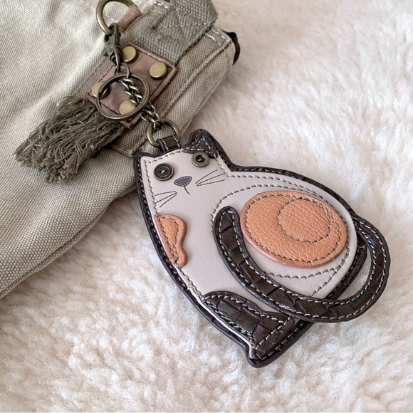 🆕 Chala crossbody cat keychain bag - Picture 2 of 5
